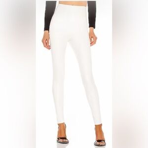 Faux Leather Legging
Commando
Color: White
Size: S